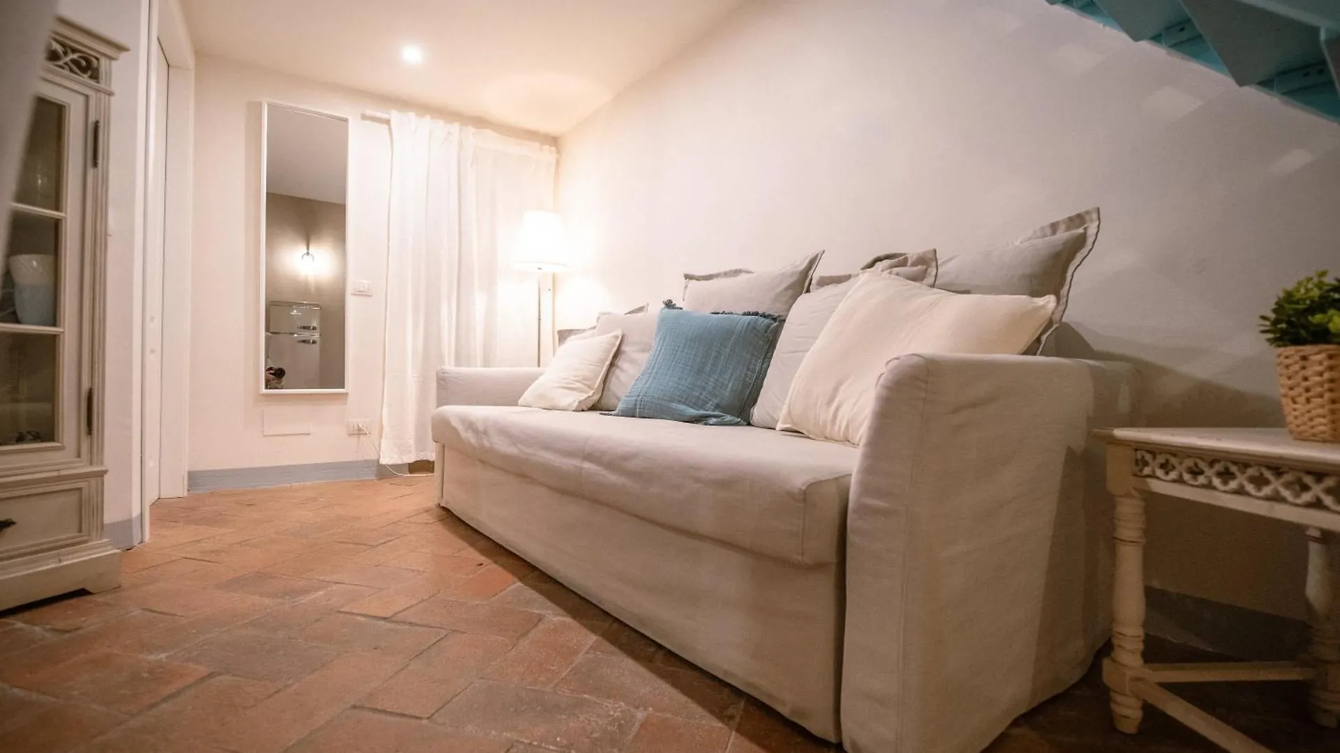 Azzurra Elegant Apartment Florence 0*,