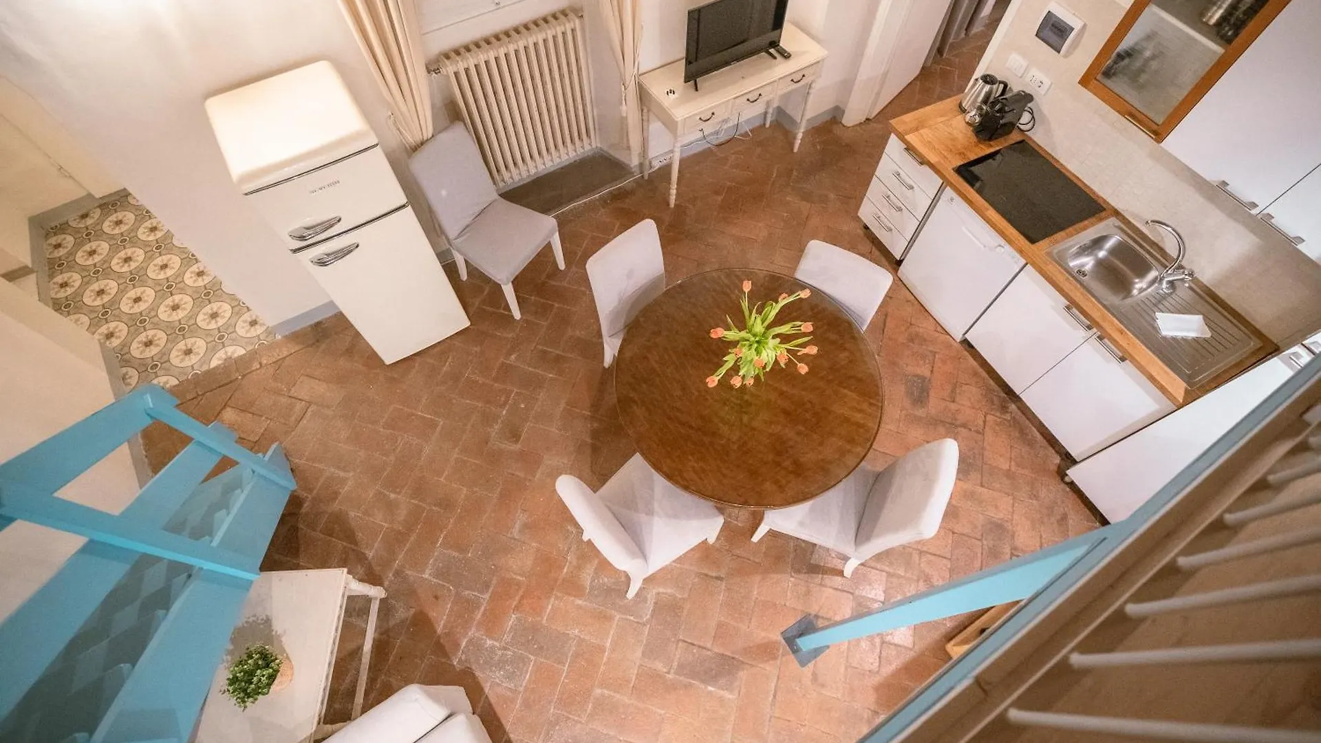 Azzurra Elegant Apartment Florence Italy