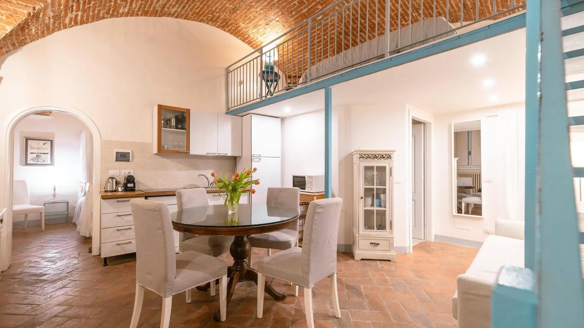 Azzurra Elegant Apartment Florence