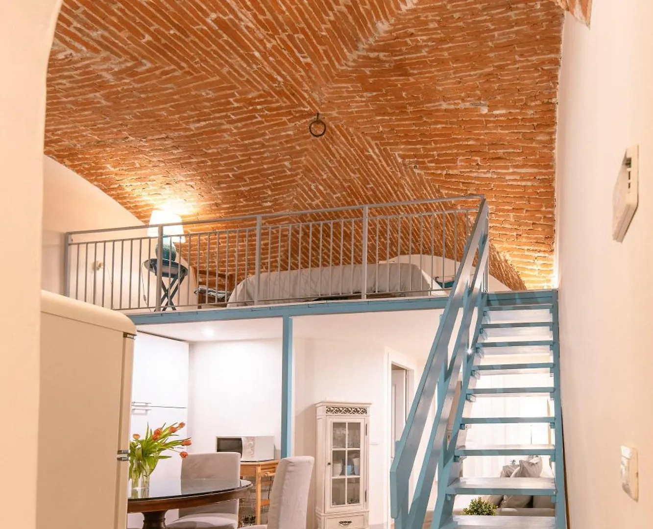 Azzurra Elegant Apartment Florence