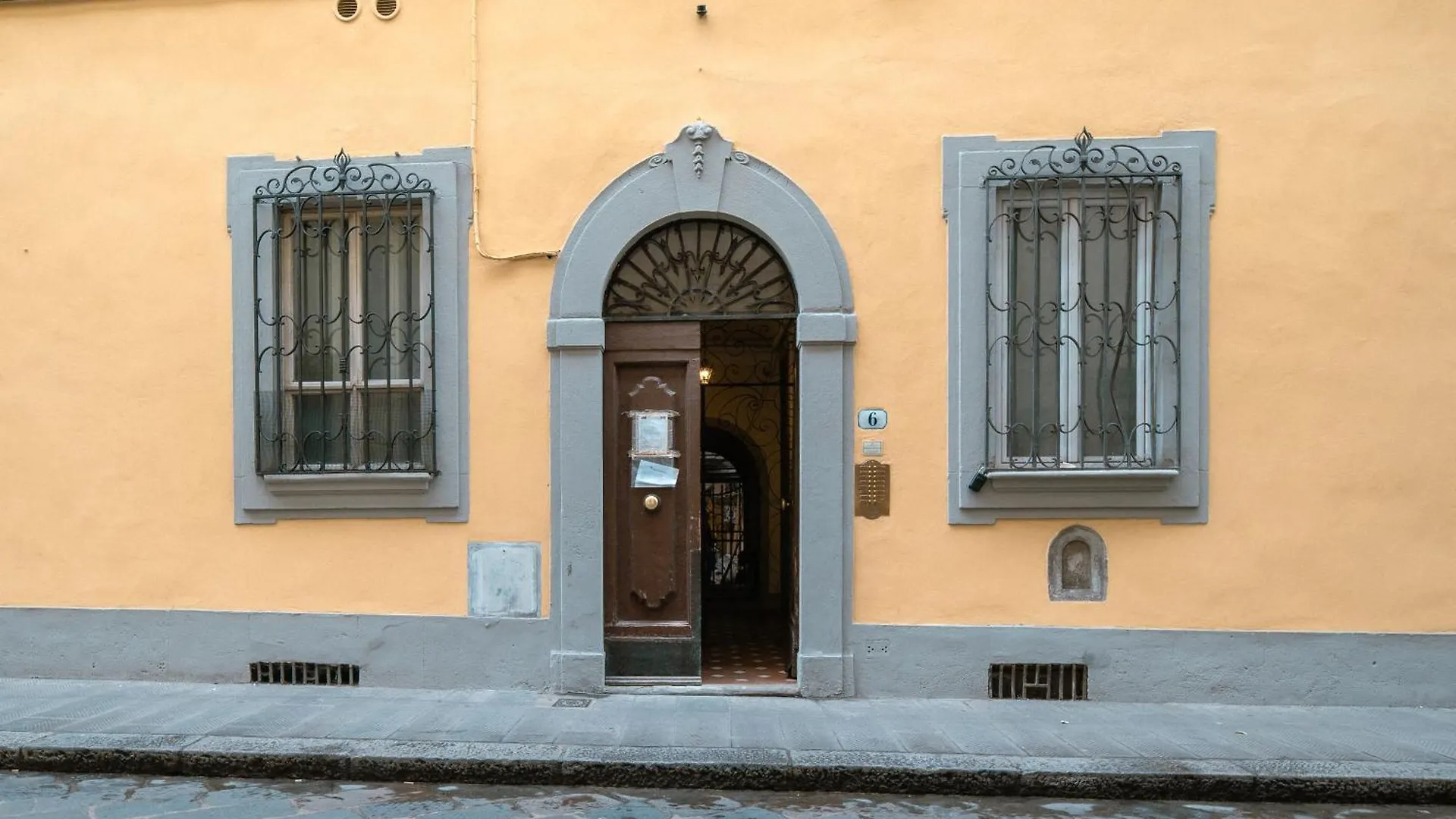 Azzurra Elegant Apartment Florence