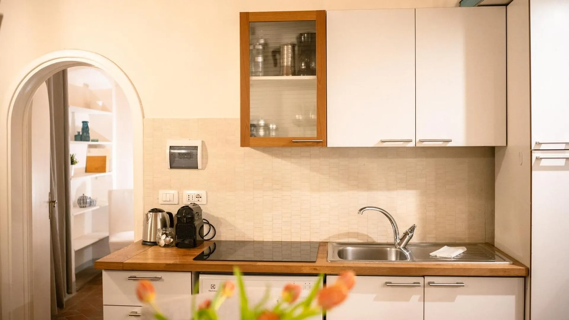 Azzurra Elegant Apartment Florence Italy