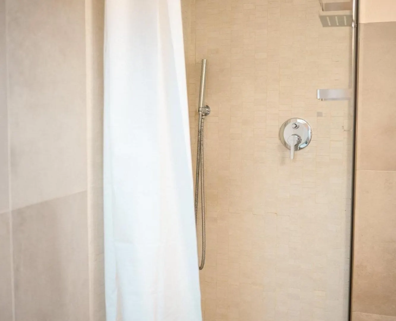 Azzurra Elegant Apartment Florence Italy